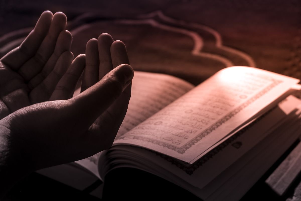 The Manners of Learning the Quran: Respect, Etiquette, and Proper Attire